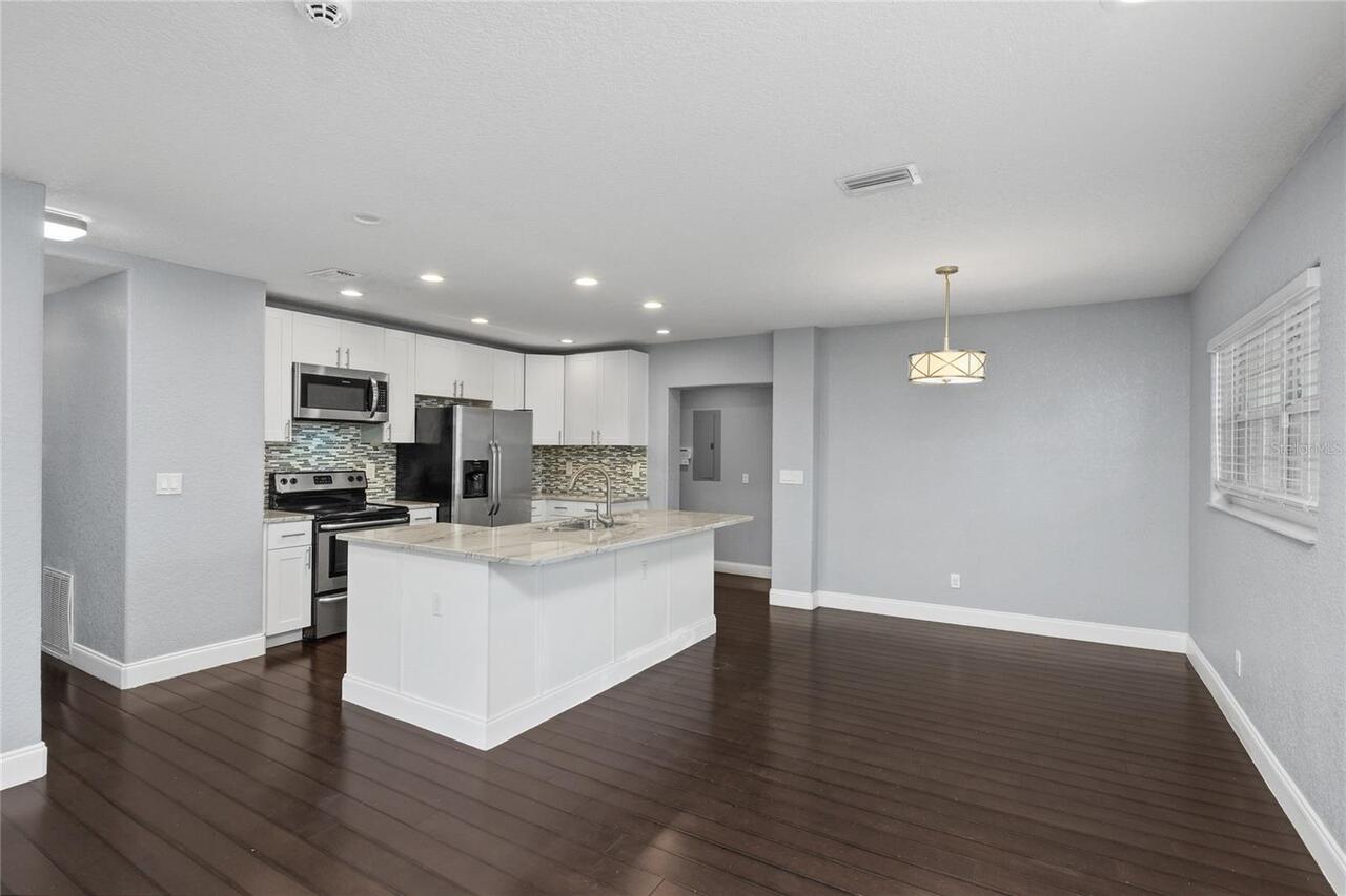 Listing Photo 12