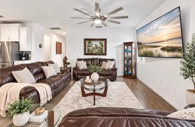 Listing Photo 10