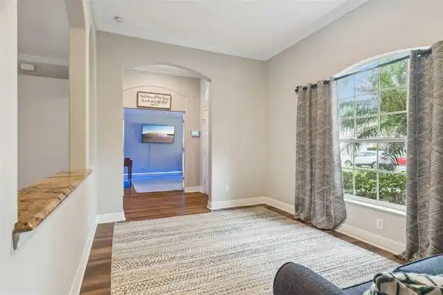 Listing Photo 8