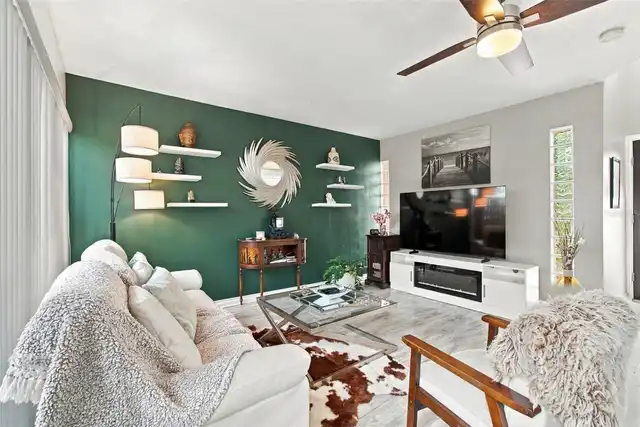 Listing Photo 9