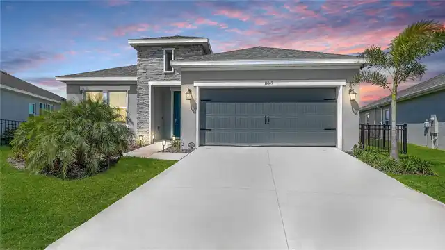 Listing Photo 8