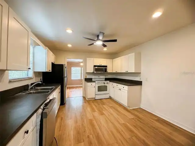 Listing Photo 7