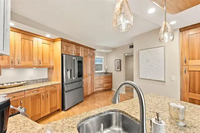 Listing Photo 15