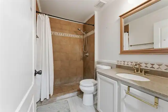 Listing Photo 12