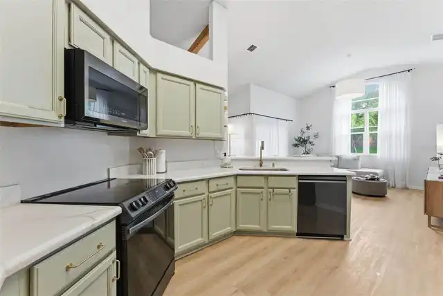 Listing Photo 20