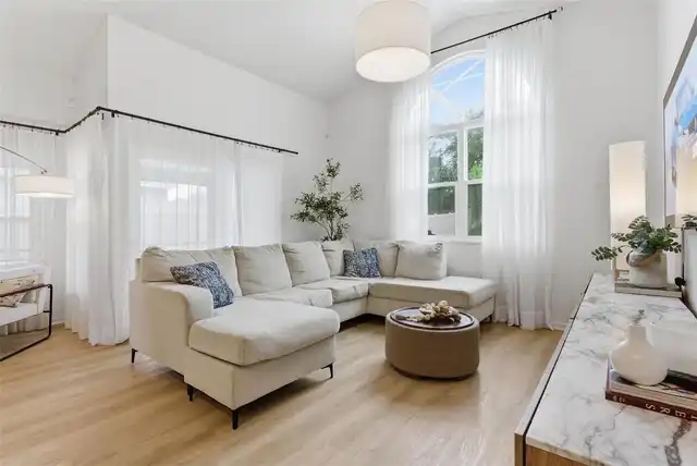 Listing Photo 33