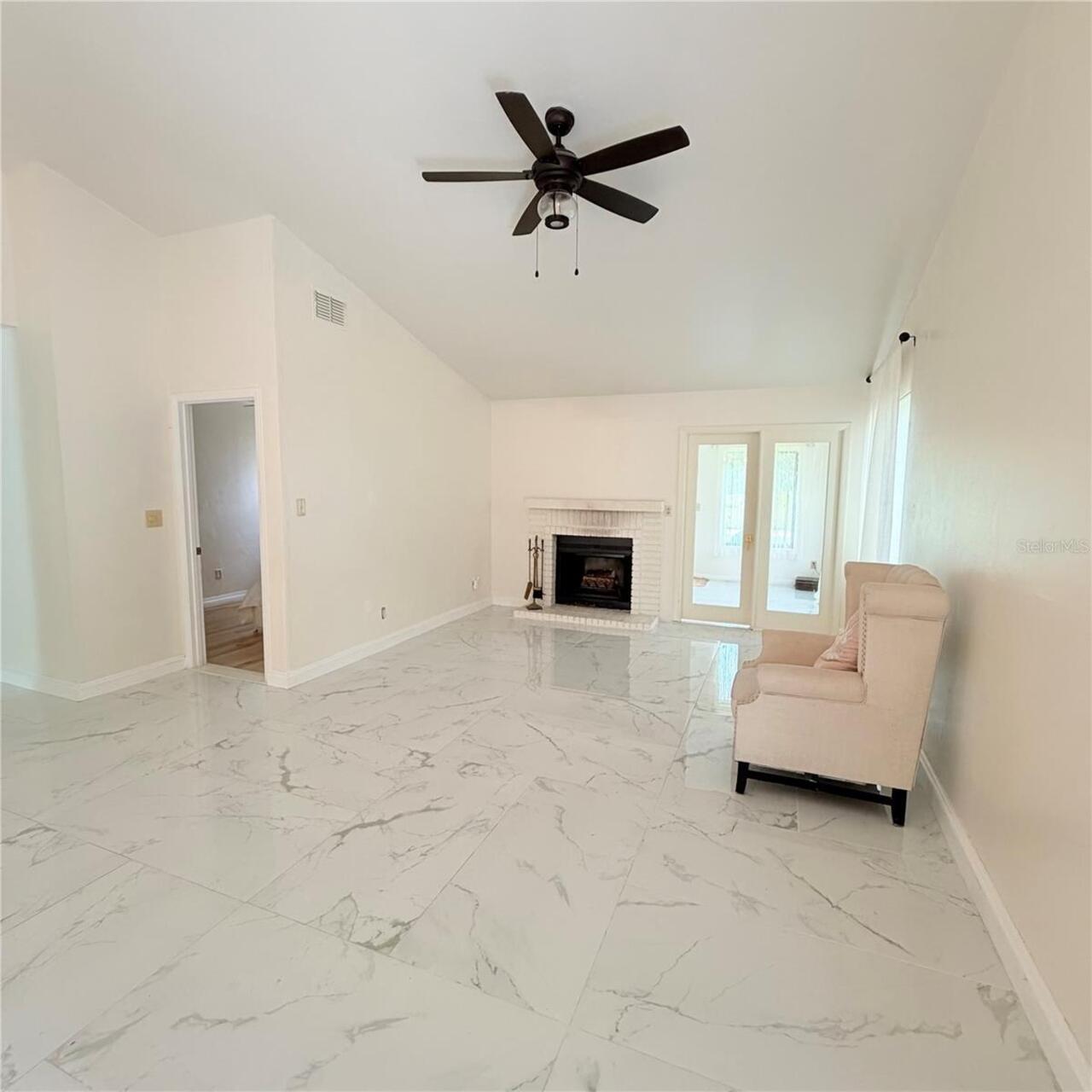 Listing Photo 11