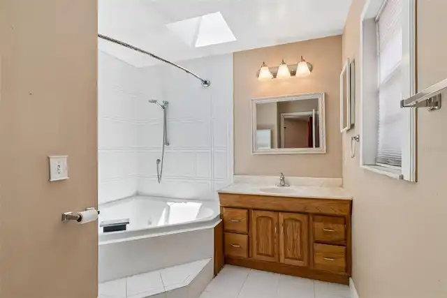 Listing Photo 12