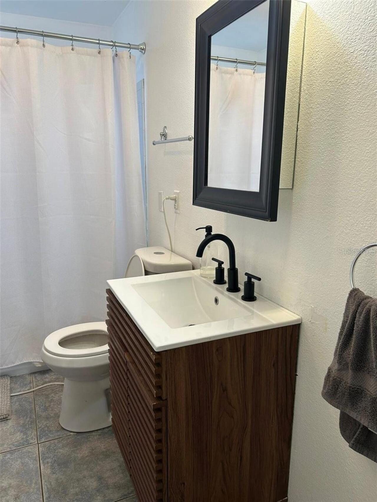 Listing Photo 12