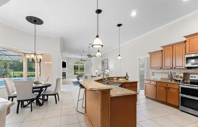 Listing Photo 12