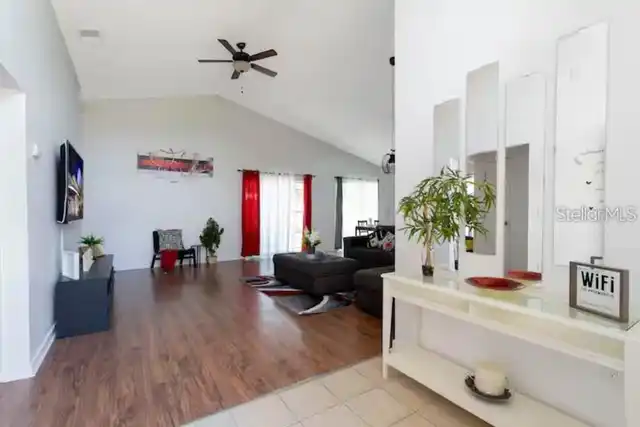 Listing Photo 16