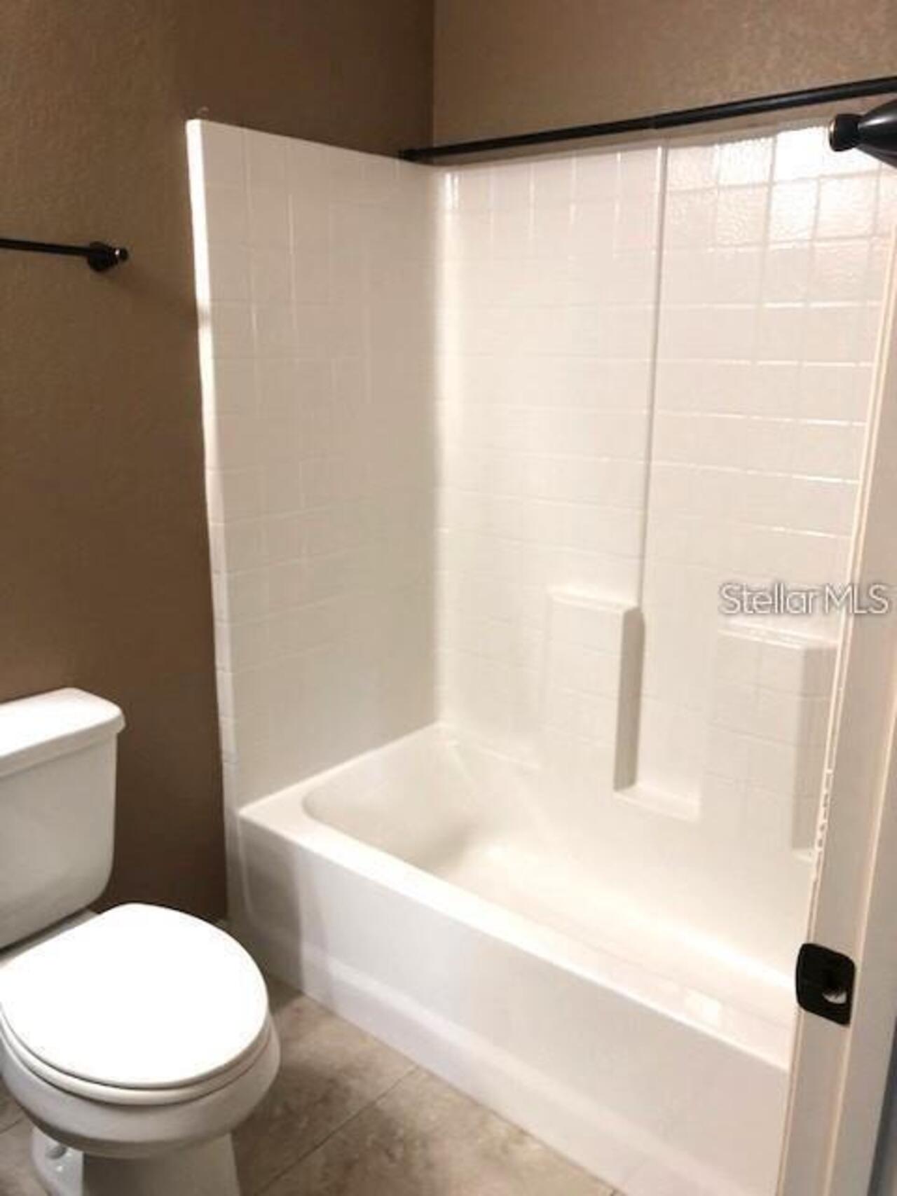 Listing Photo 10