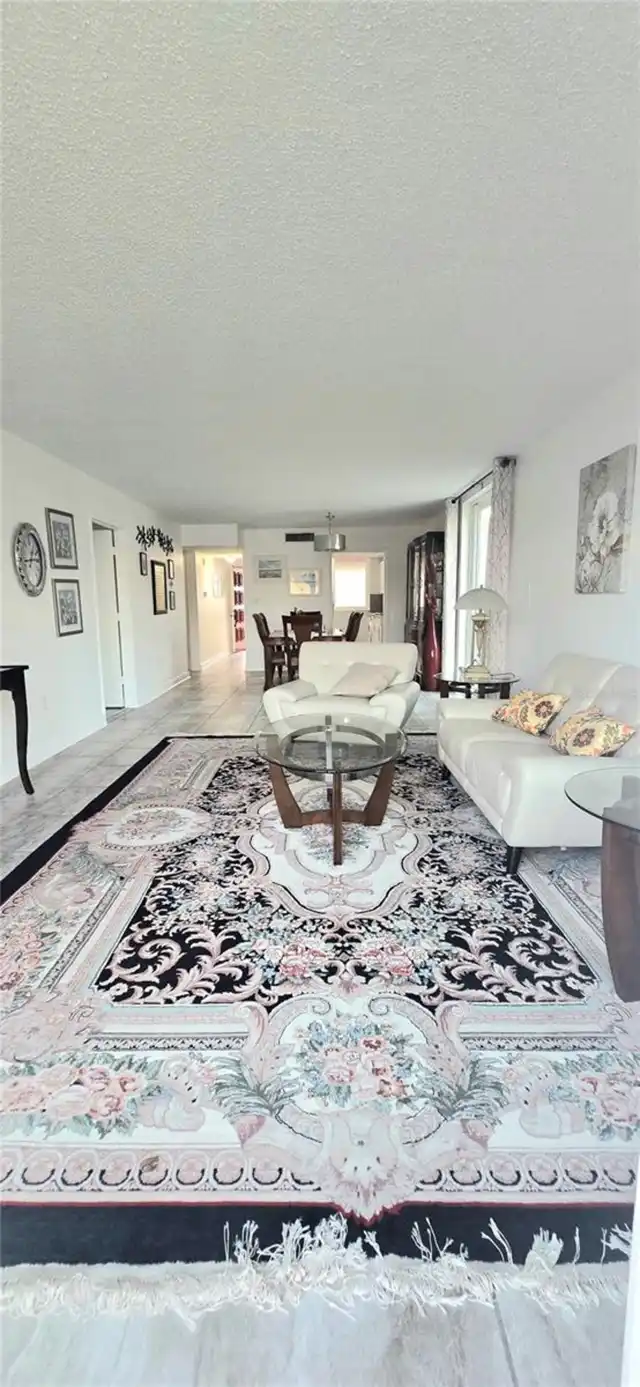 Listing Photo 9