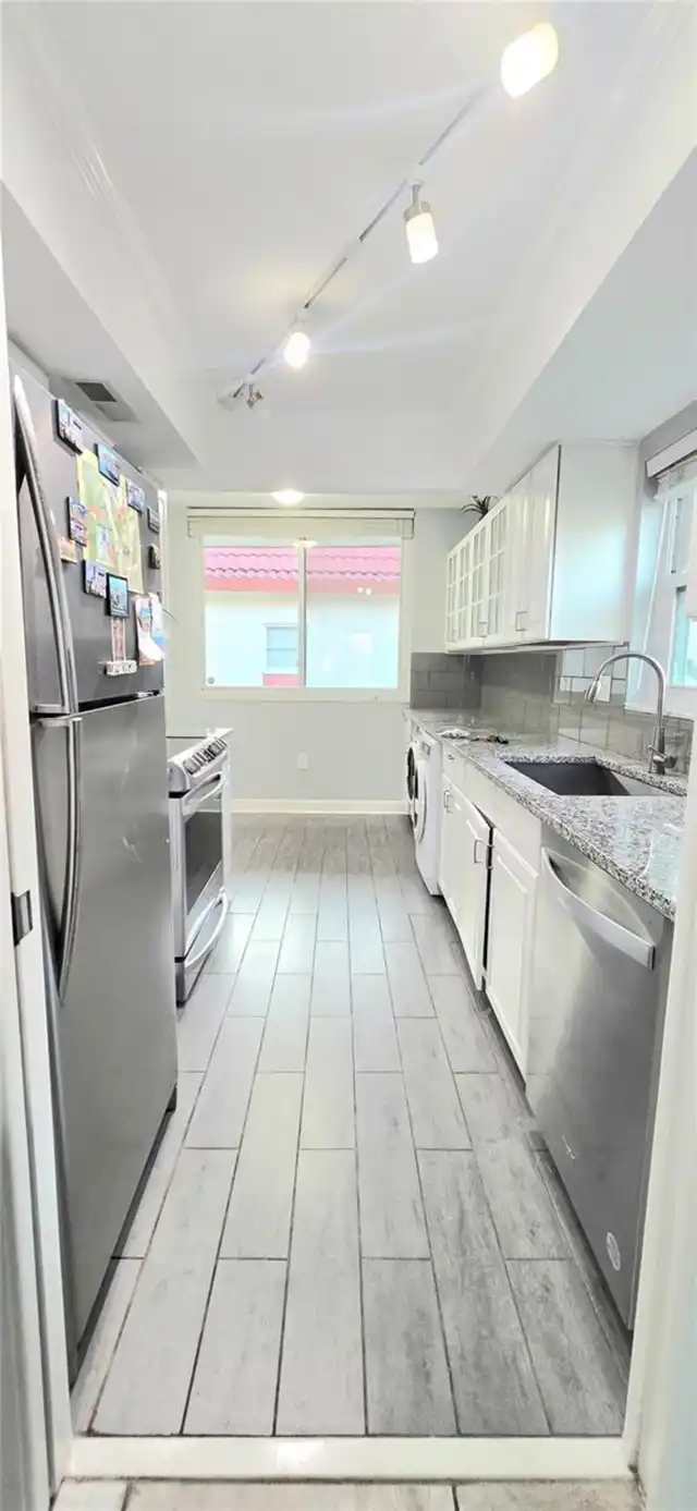 Listing Photo 10