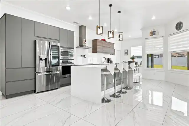 Listing Photo 9