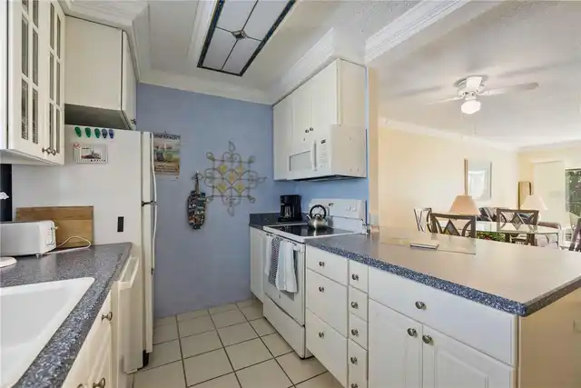 Listing Photo 8