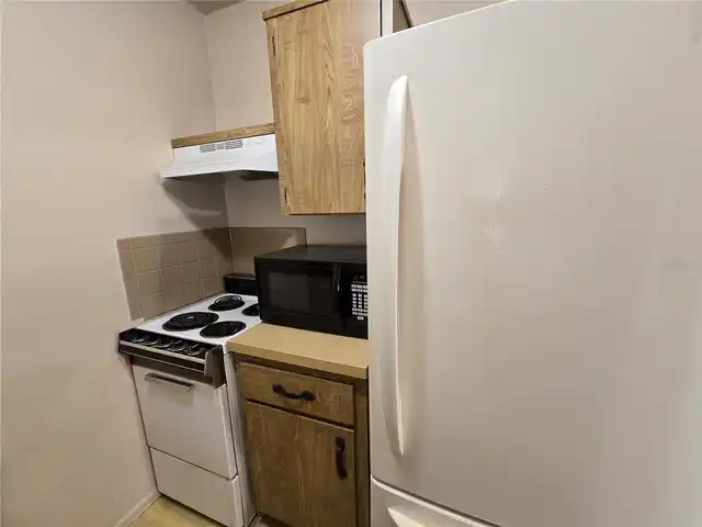 Listing Photo 6