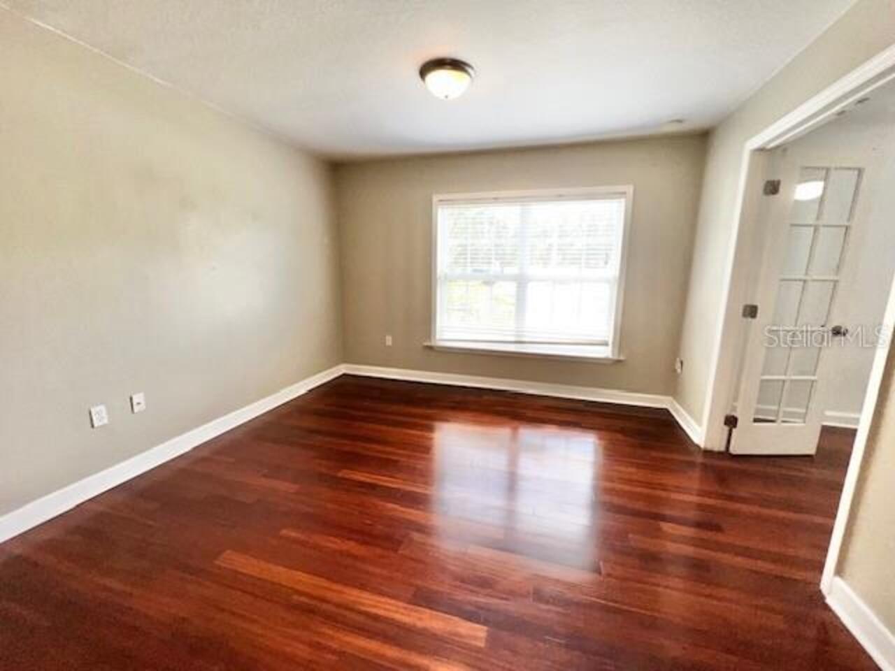 Listing Photo 9
