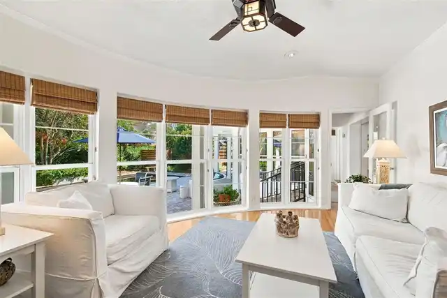 Listing Photo 11