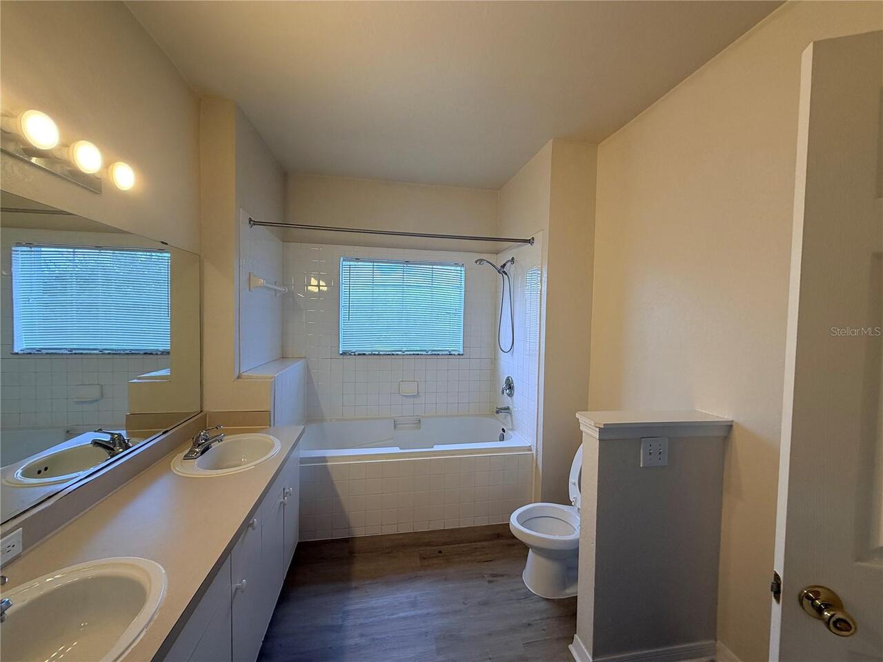 Listing Photo 11