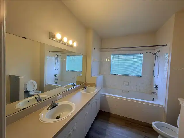 Listing Photo 10