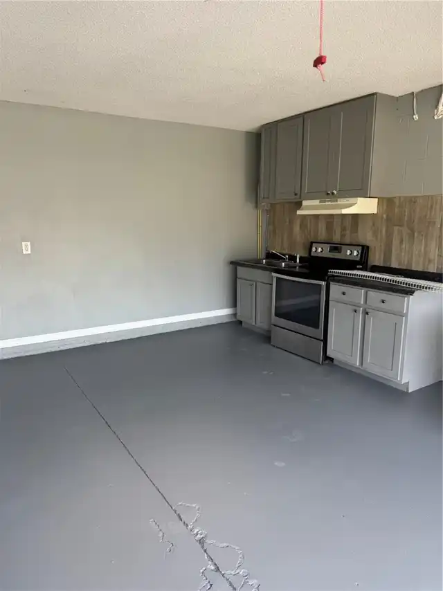 Listing Photo 16