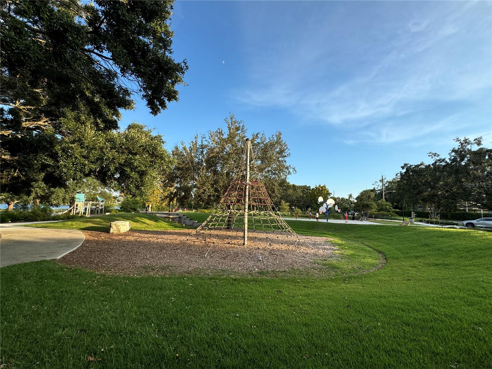 Listing Photo 11