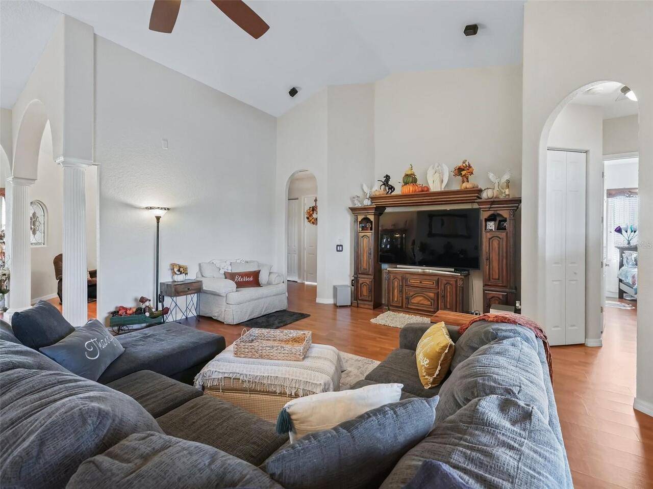 Listing Photo 8