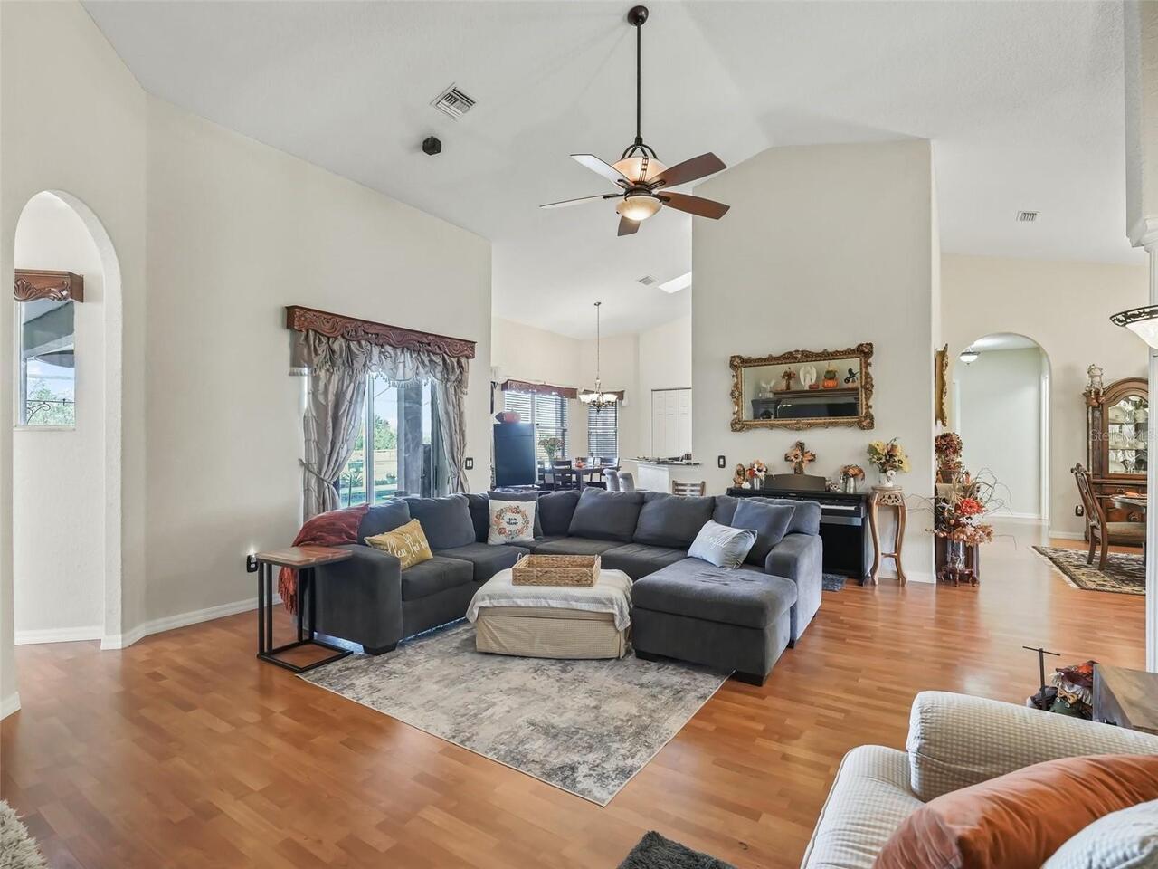 Listing Photo 9