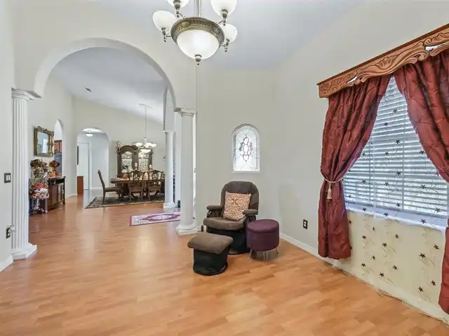 Listing Photo 7