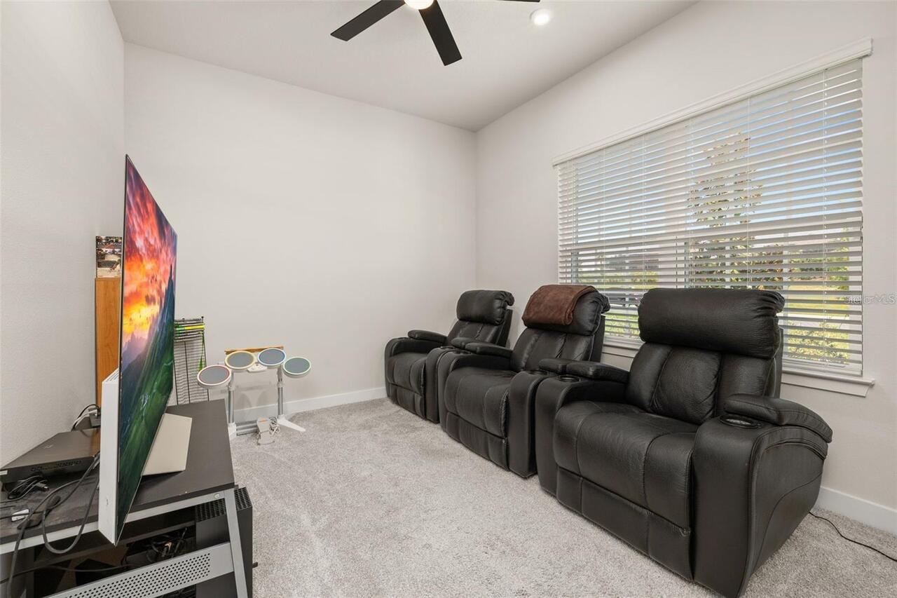 Listing Photo 12