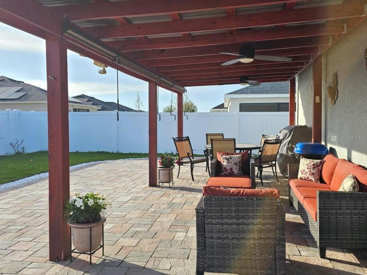 Listing Photo 8