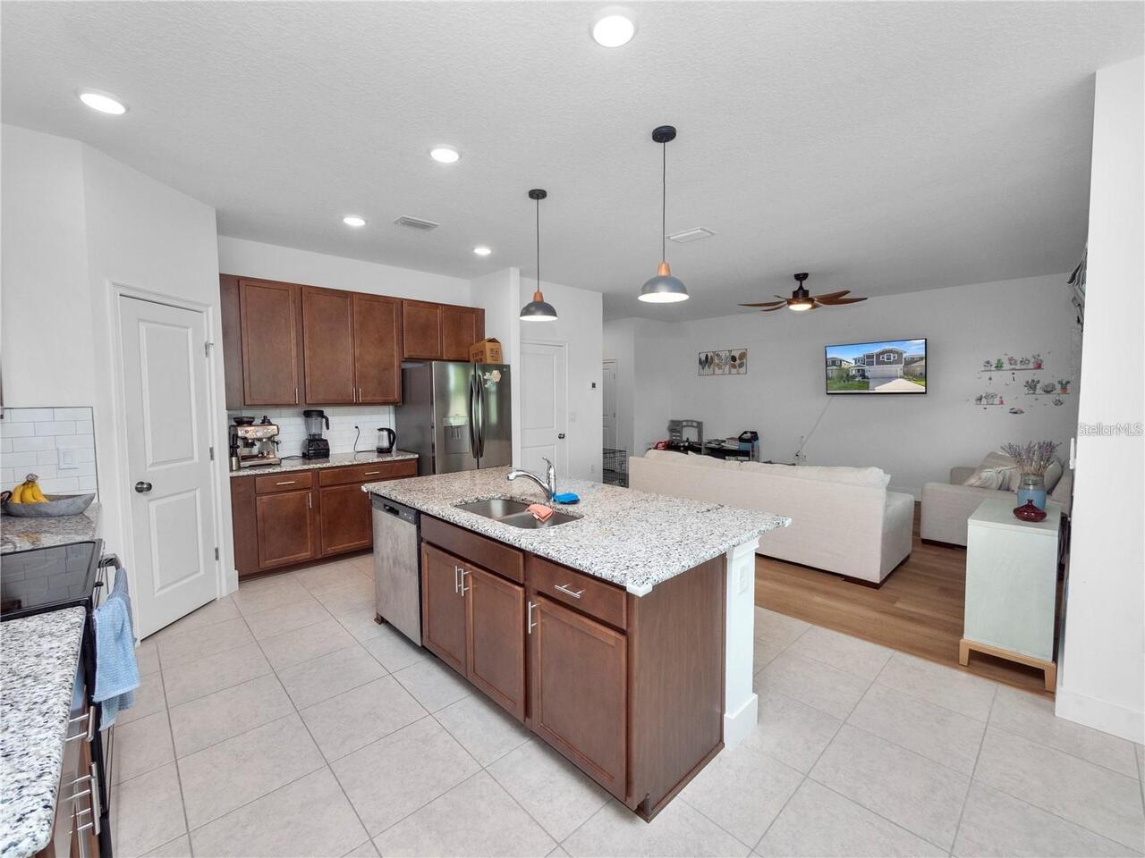 Listing Photo 8