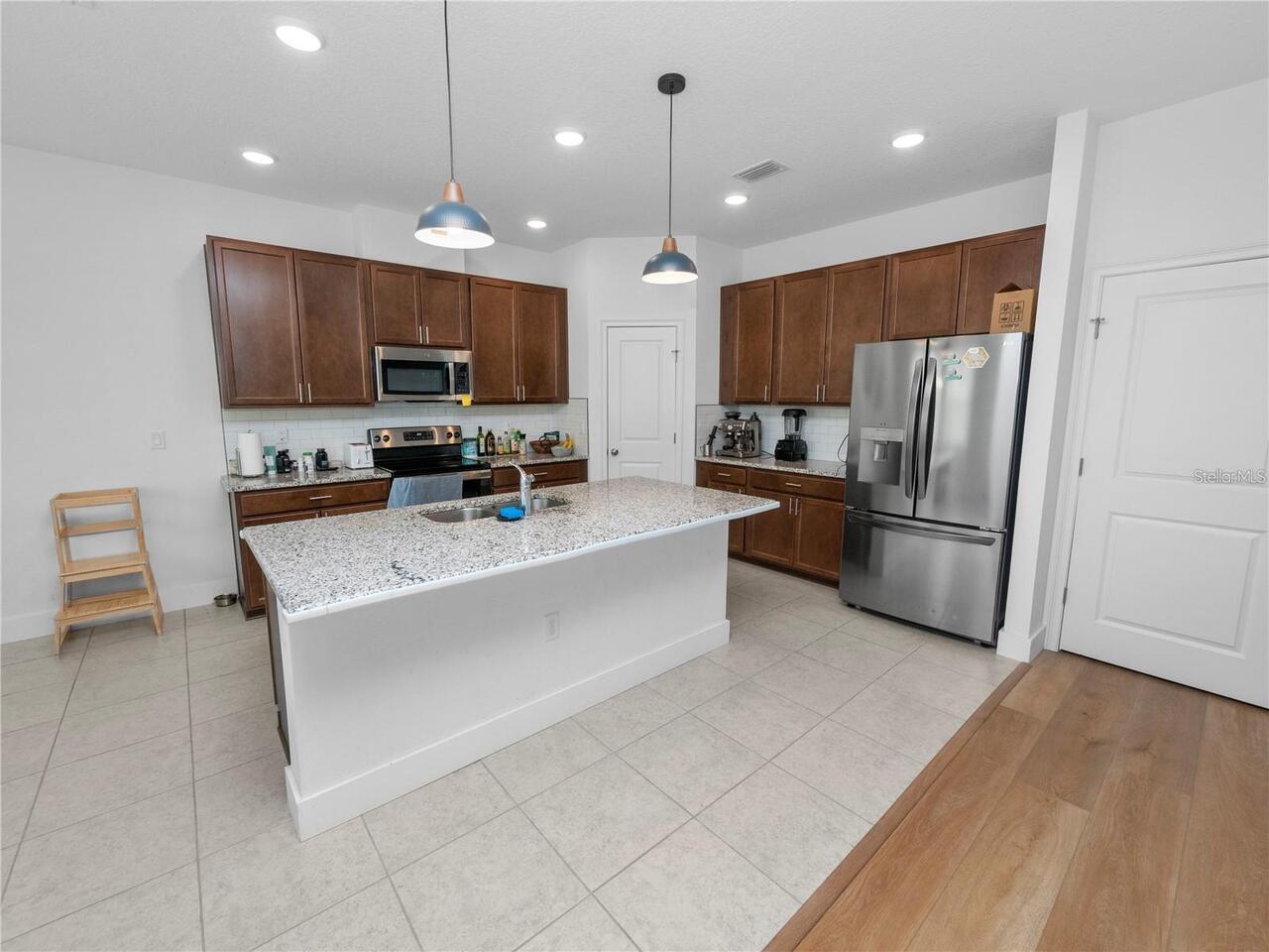 Listing Photo 10