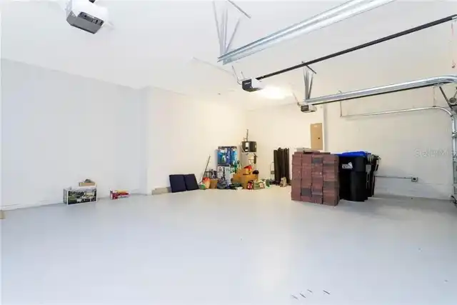 Listing Photo 12