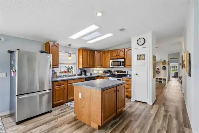 Listing Photo 6
