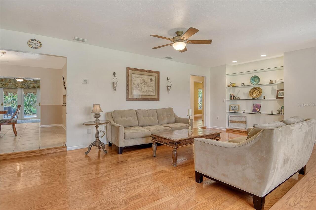 Listing Photo 8