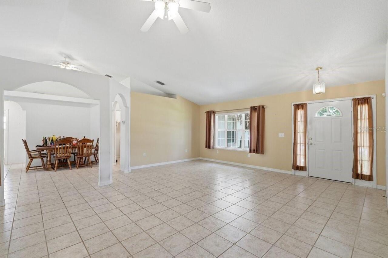 Listing Photo 10