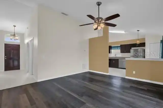 Listing Photo 8