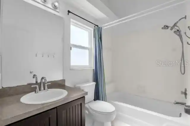 Listing Photo 12