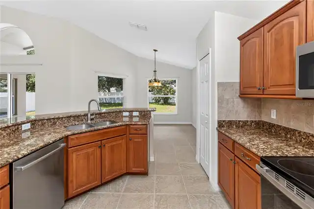 Listing Photo 14