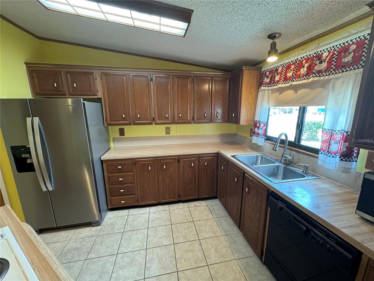 Listing Photo 9