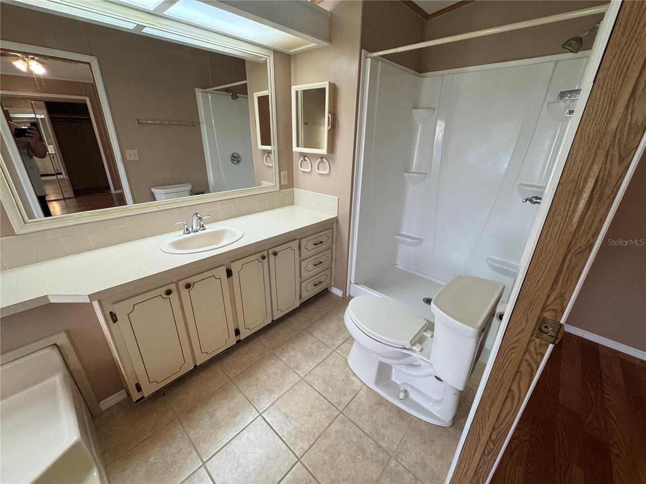 Listing Photo 11