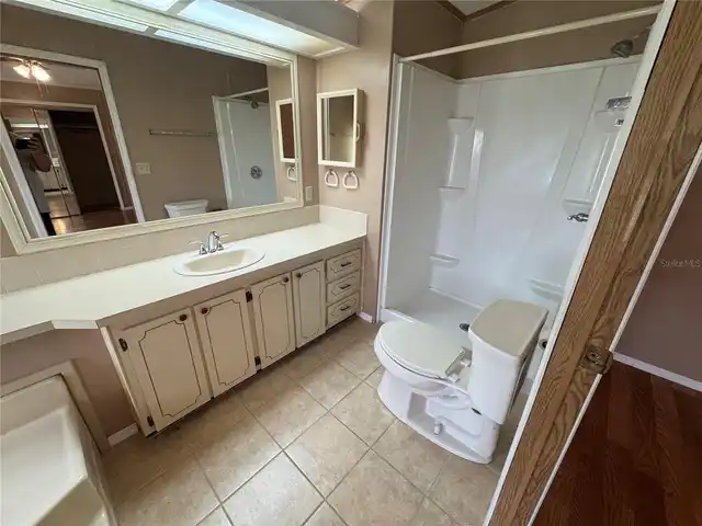 Listing Photo 11