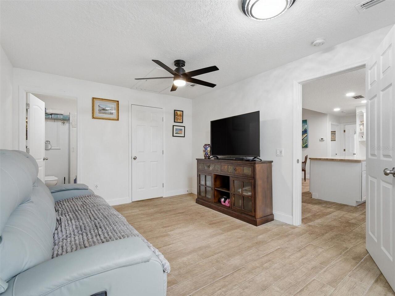 Listing Photo 14