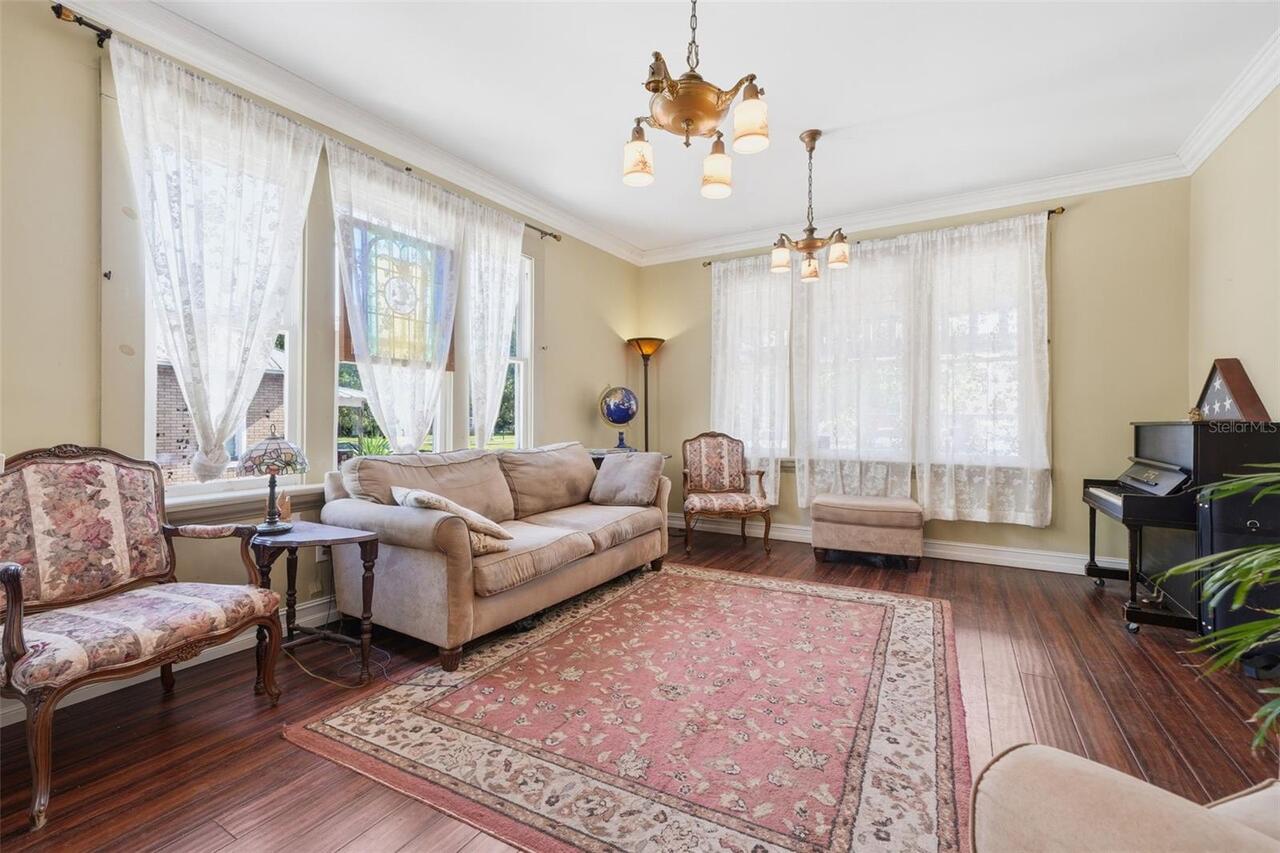 Listing Photo 12