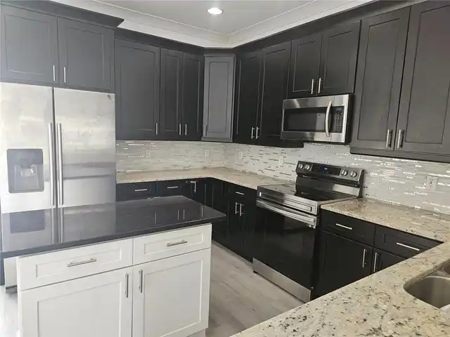 Listing Photo 8