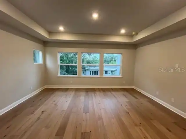 Listing Photo 14