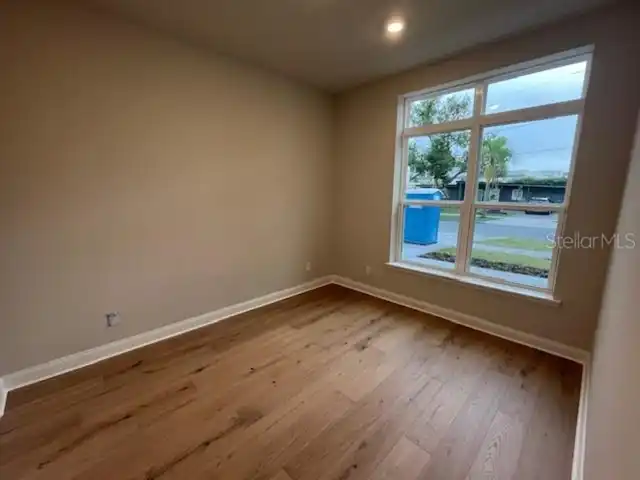 Listing Photo 16