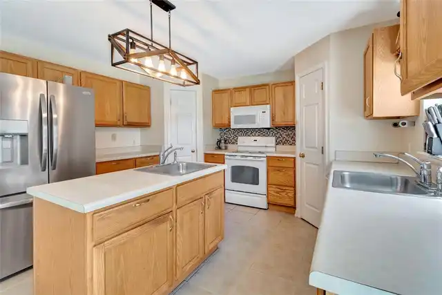 Listing Photo 10